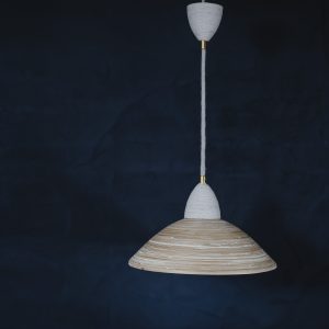 lampa z drewna wisząca