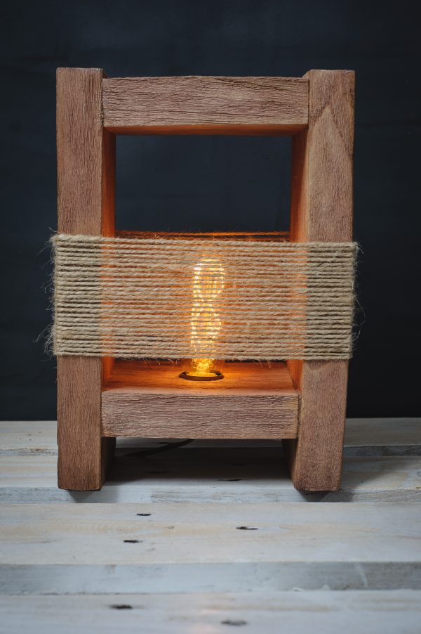 lampa drewniana stołowa